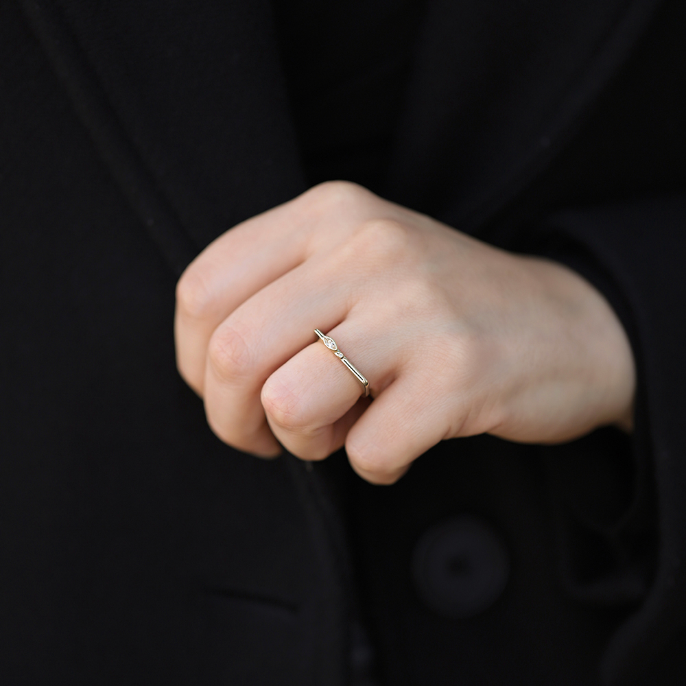 0,08 Karat Pırlanta Beyaz Safir Taşlı Yüzük