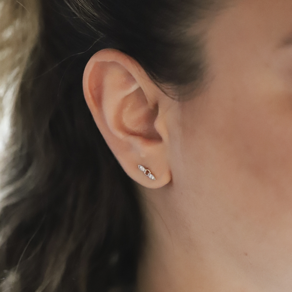 0,05 Karat Pırlanta Minimal Küpe