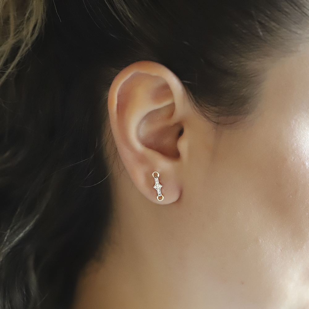 0,09 Karat Pırlanta Minimal Küpe