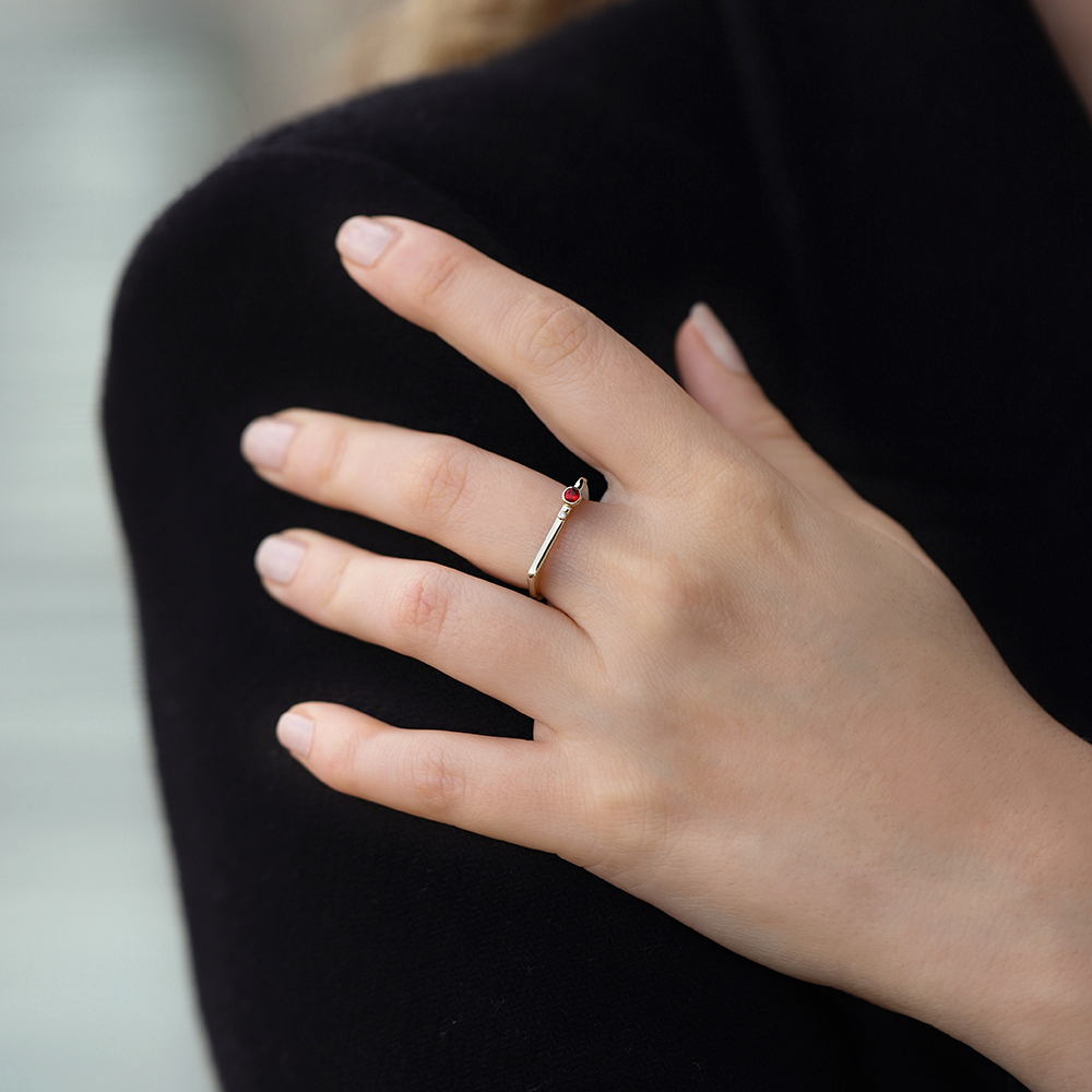 0,11 Karat Pırlanta Yakut Taşlı Yüzük