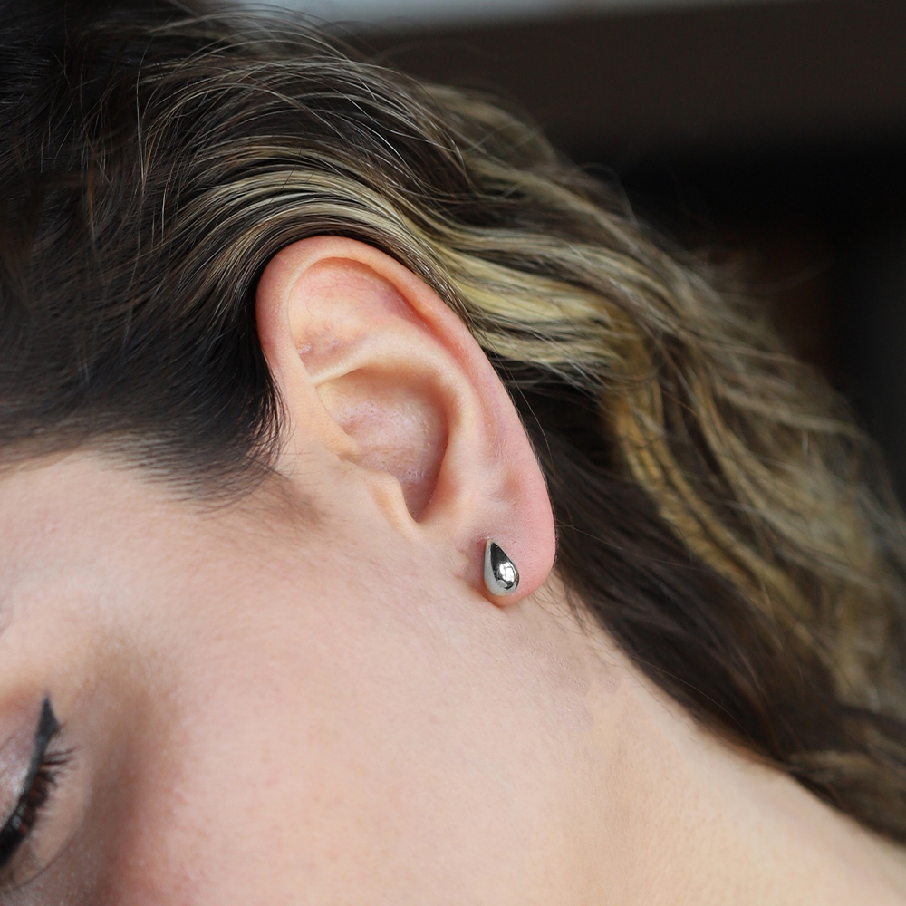 14 Ayar Beyaz Altın Gözyaşı Damlası Figürlü Küpe