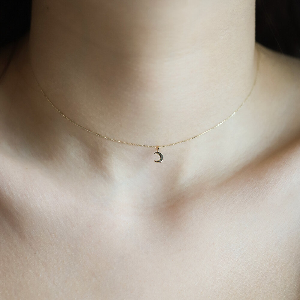 14 Ayar Sarı Altın Minimal Ay Kolye