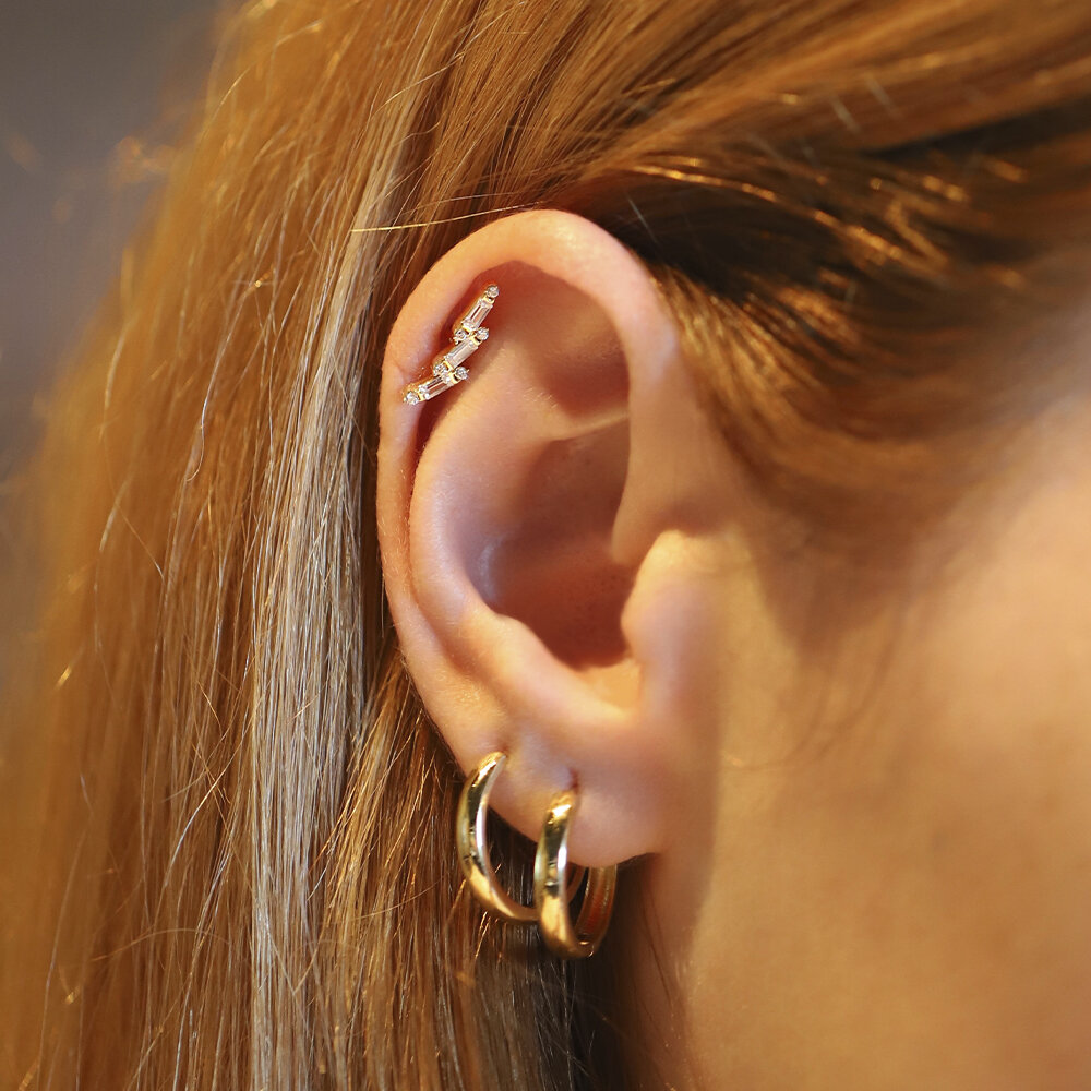 14 Ayar Sarı Altın Baget Taşlı Tragus Piercing