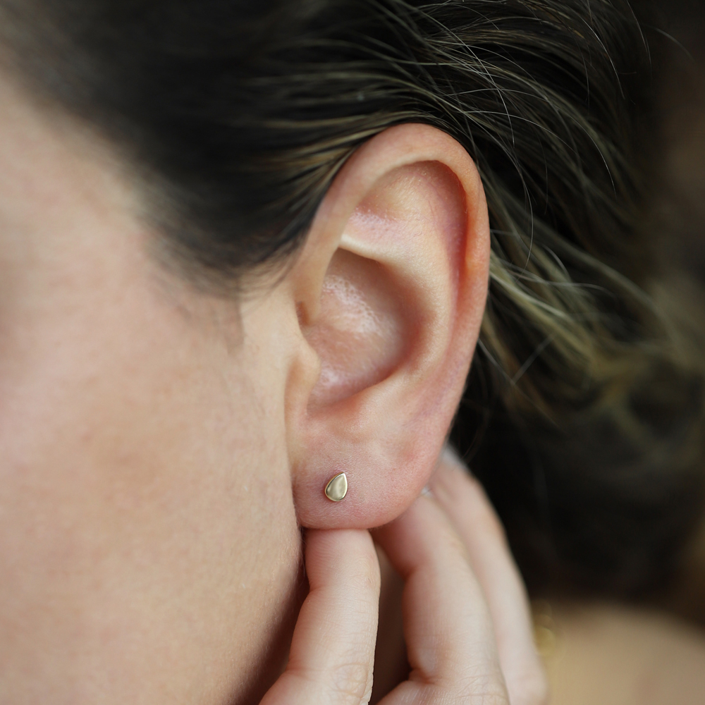 14 Ayar Sarı Altın Damla Minimal Küpe