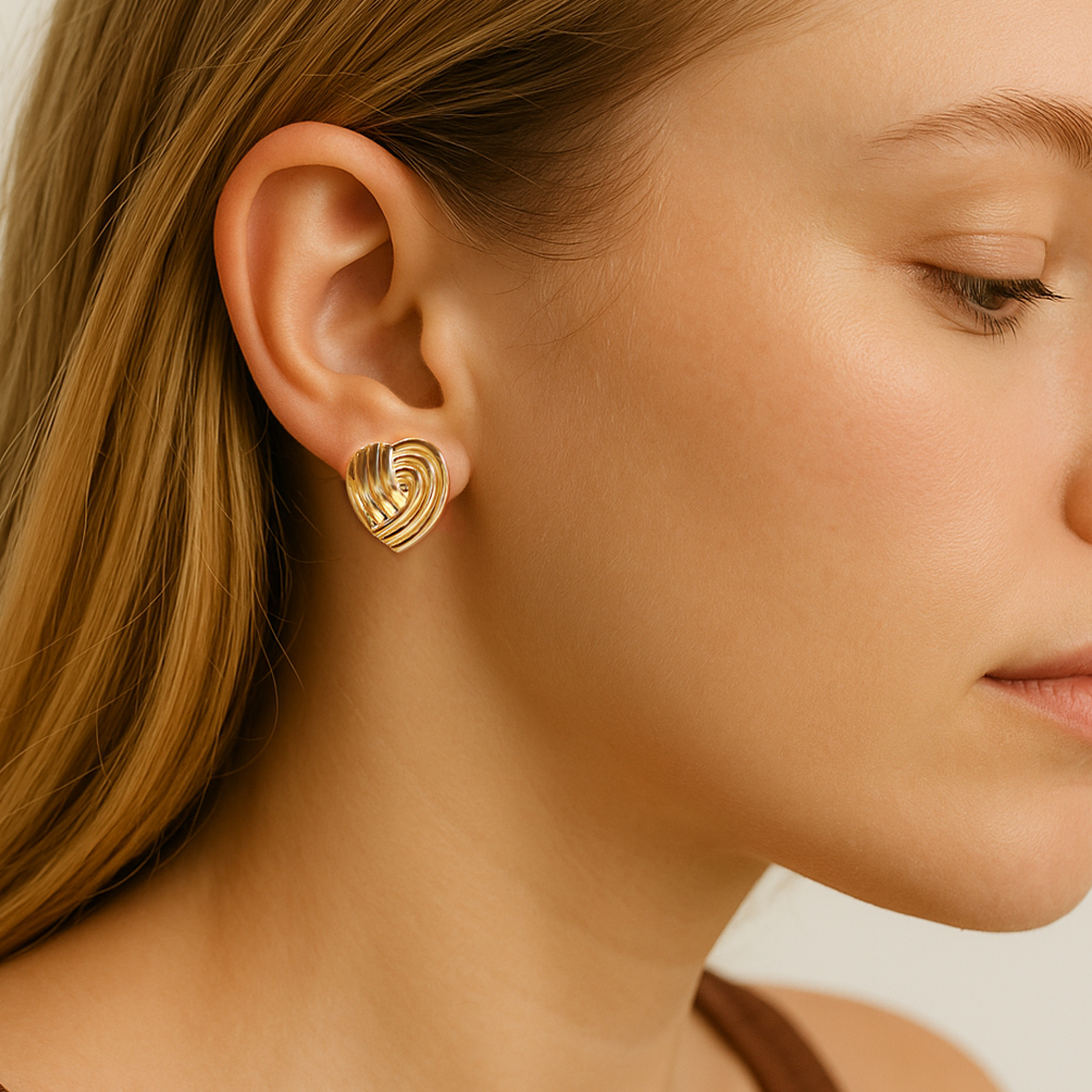 14 Ayar Sarı Altın Kalp Figürlü Küpe