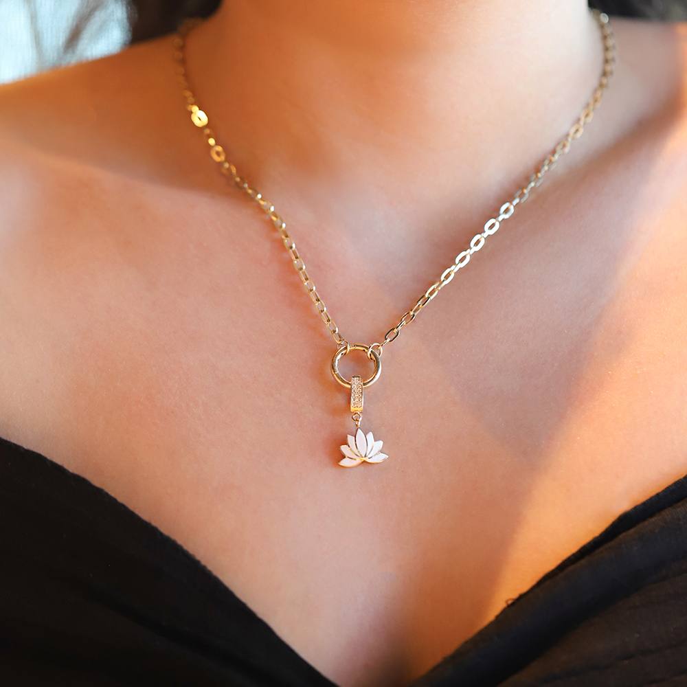 14 Ayar Sarı Altın Beyaz Mineli Lotus Kolye Ucu