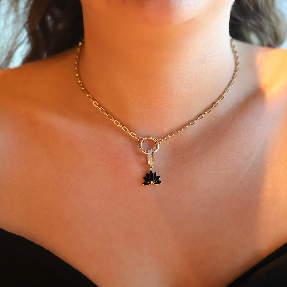 14 Ayar Sarı Altın Siyah Mineli Lotus Kolye Ucu