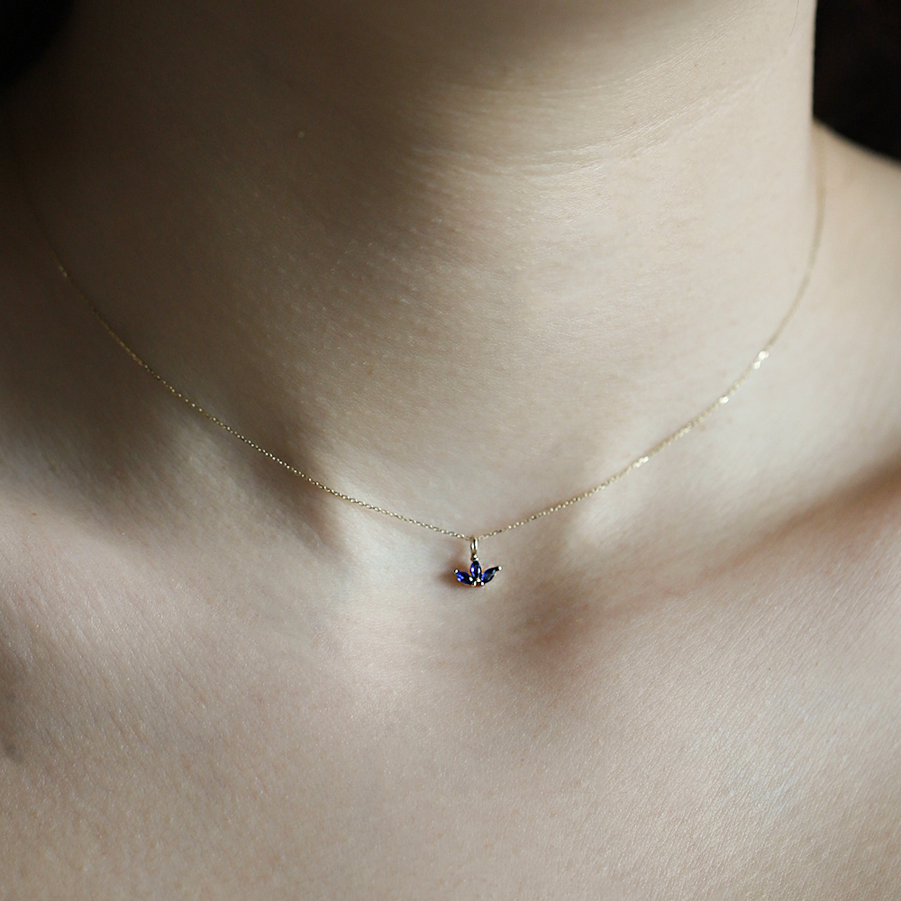 14 Ayar Sarı Altın Mavi Taşlı Lotus Kolye