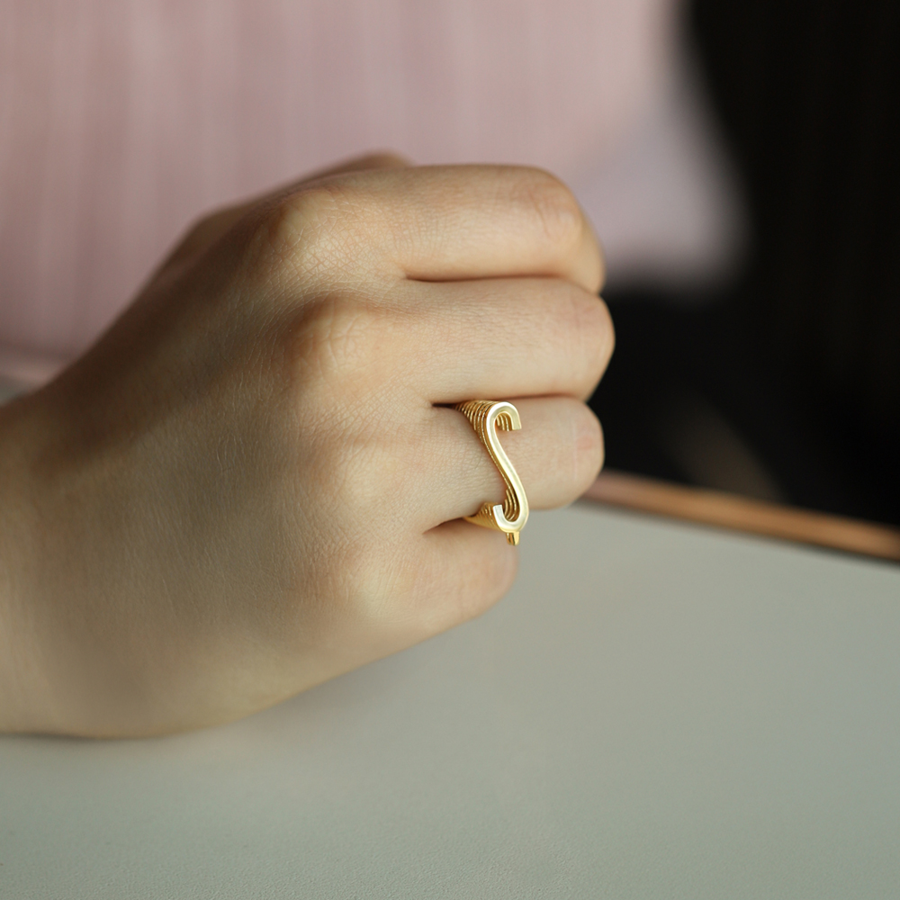 14 Ayar Sarı Altın Ş Bold Harf Yüzük