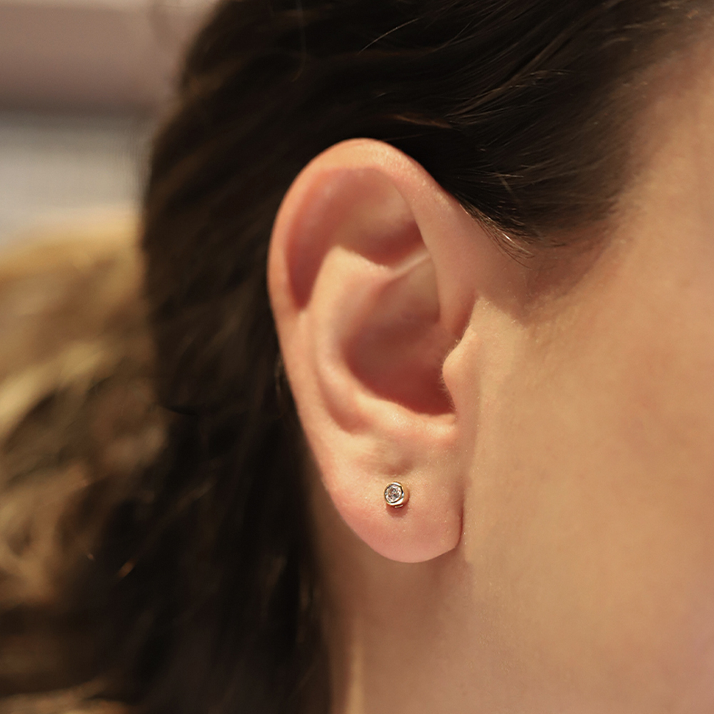 14 Ayar Sarı Altın Tektaş Küpe