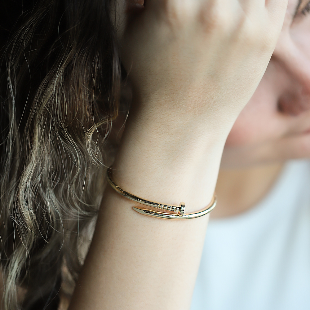 14 Ayar Sarı Altın Elastik Çivi Kelepçe Bilezik