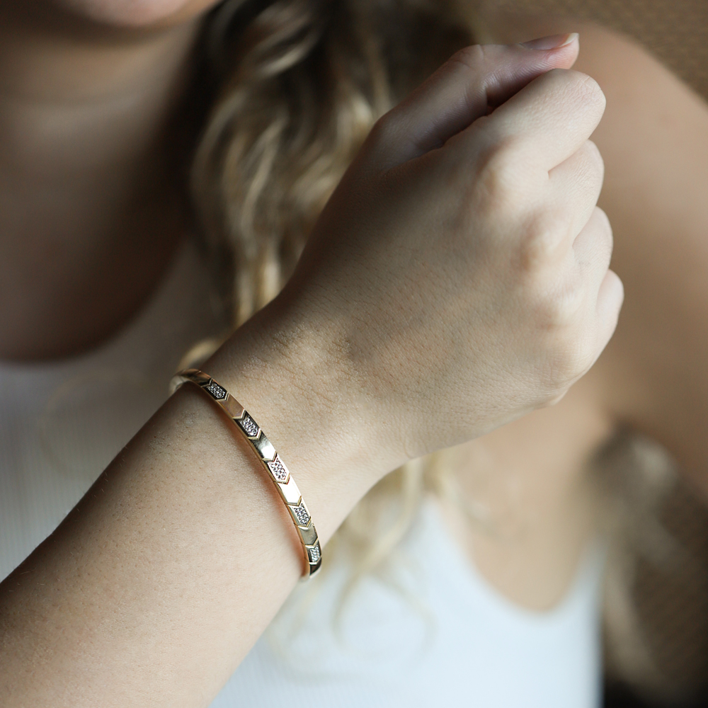 14 Ayar Sarı Altın Taşlı Kelepçe Bilezik