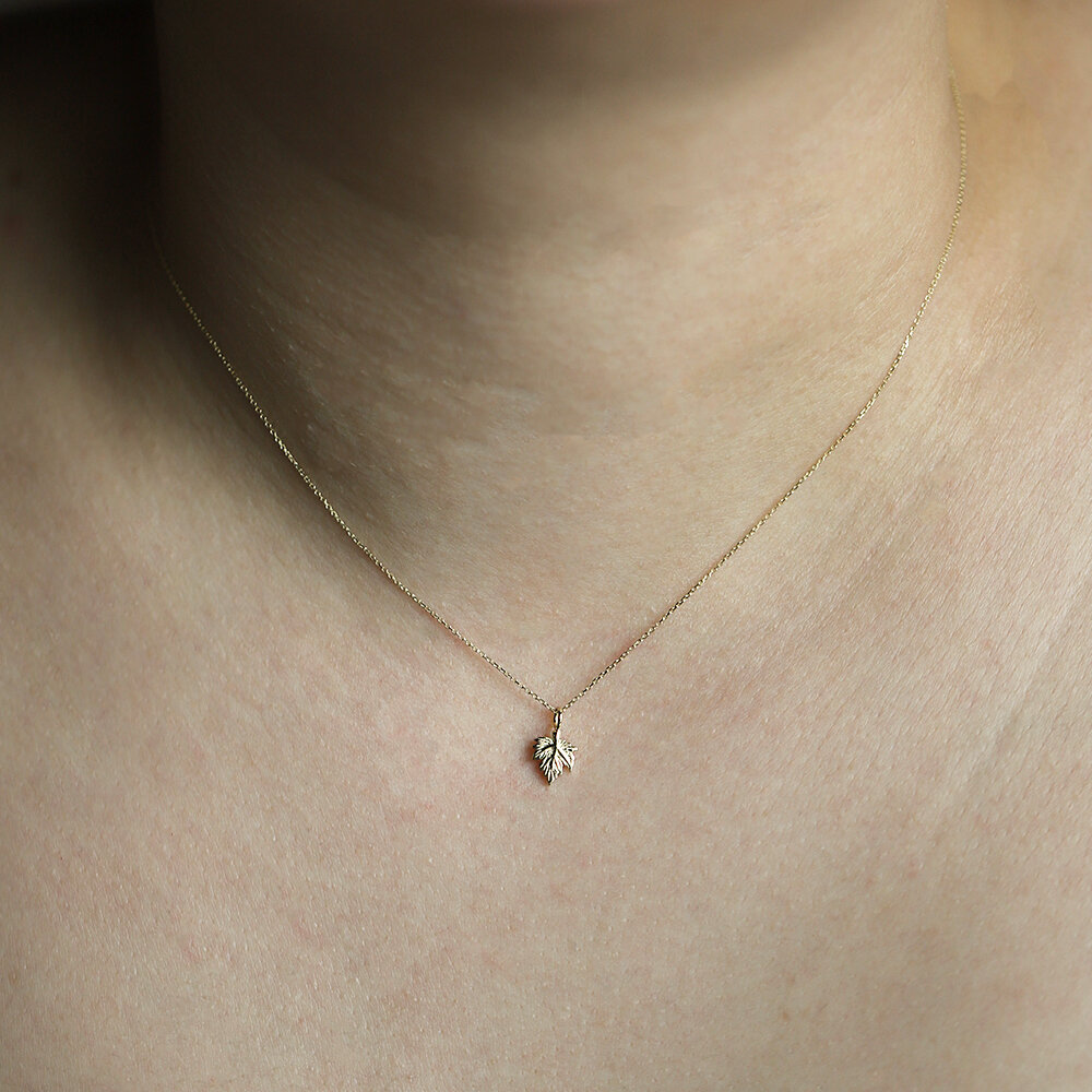 14 Ayar Sarı Altın Minimal Yaprak Kolye