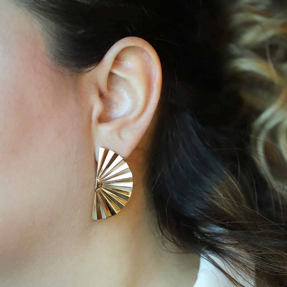 14 Ayar Sarı Altın Yelpaze Figürlü Küpe