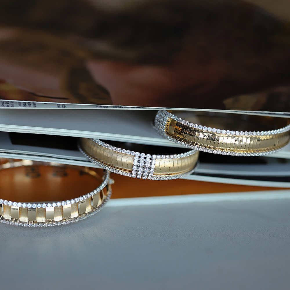 14 Ayar Sarı-Beyaz Altın Taşlı Kelepçe Bilezik