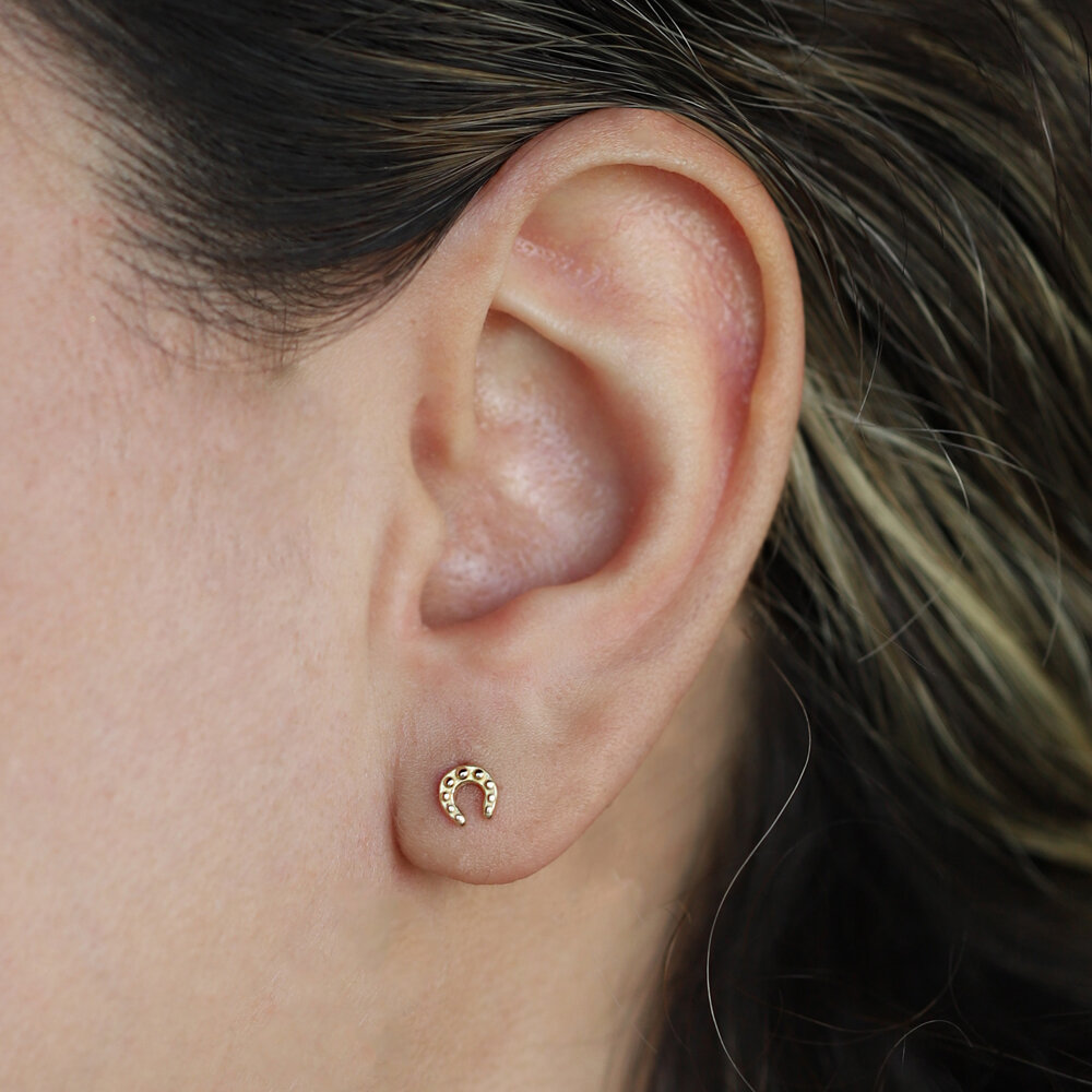 14 Ayar Sarı Altın At Nalı Minimal Küpe