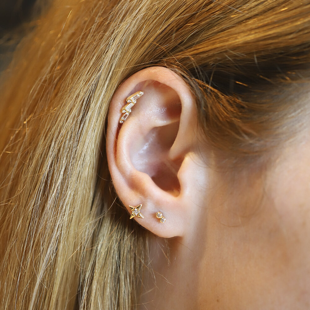 14 Ayar Sarı Altın Baget Taşlı Tragus Piercing