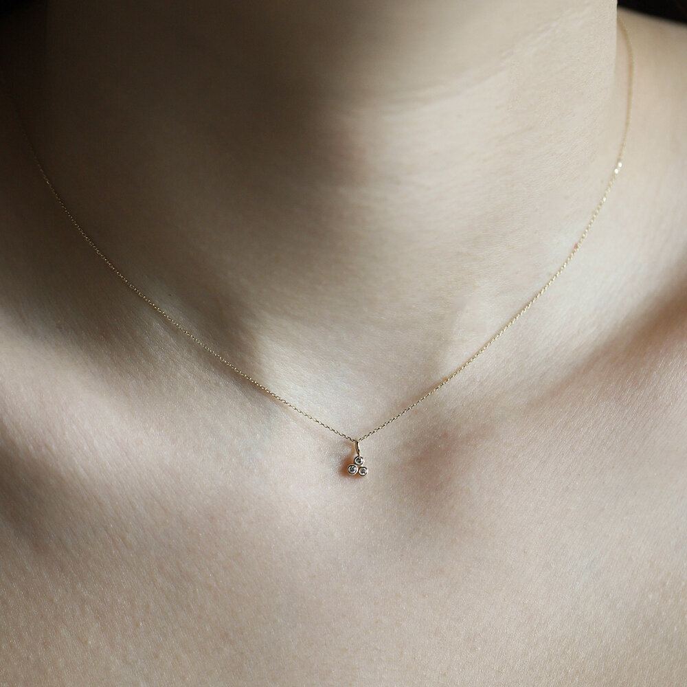 14 Ayar Sarı Altın Minimal Taşlı Kolye