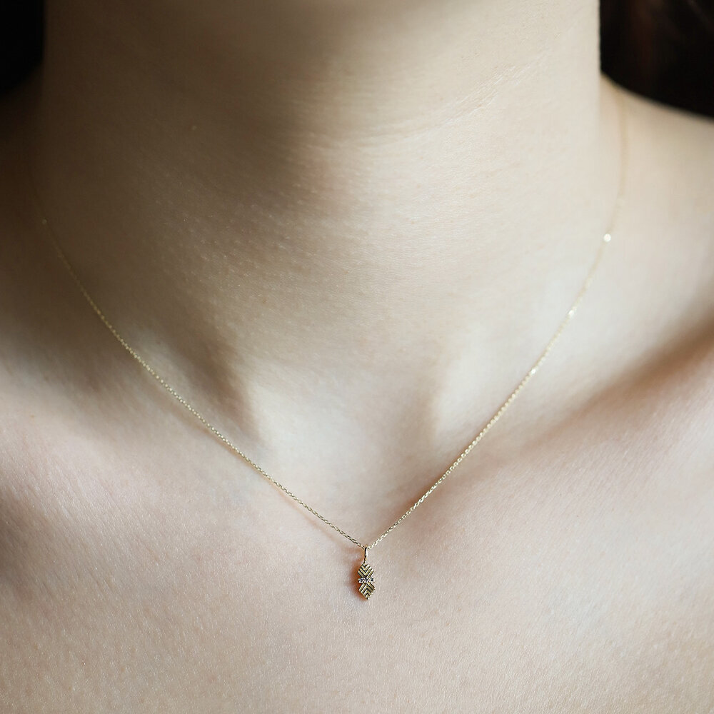 14 Ayar Sarı Altın Minimal Taşlı Kolye