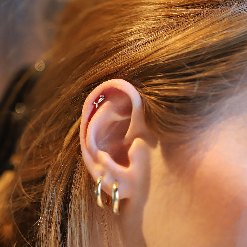 14 Ayar Sarı Altın Taşlı Tragus Piercing