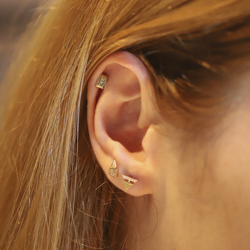 14 Ayar Sarı Altın Taşlı Tragus Piercing