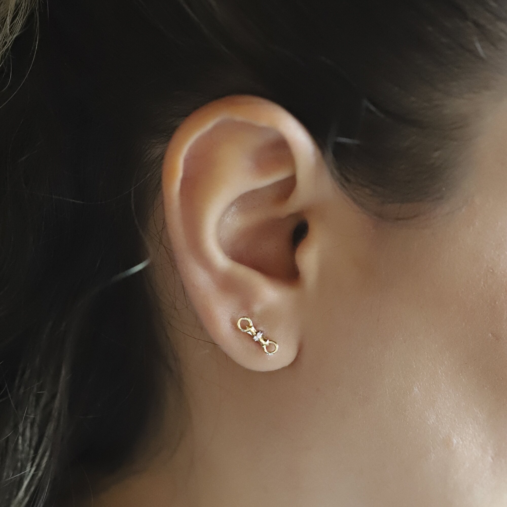 0,02 Karat Pırlanta Minimal Küpe