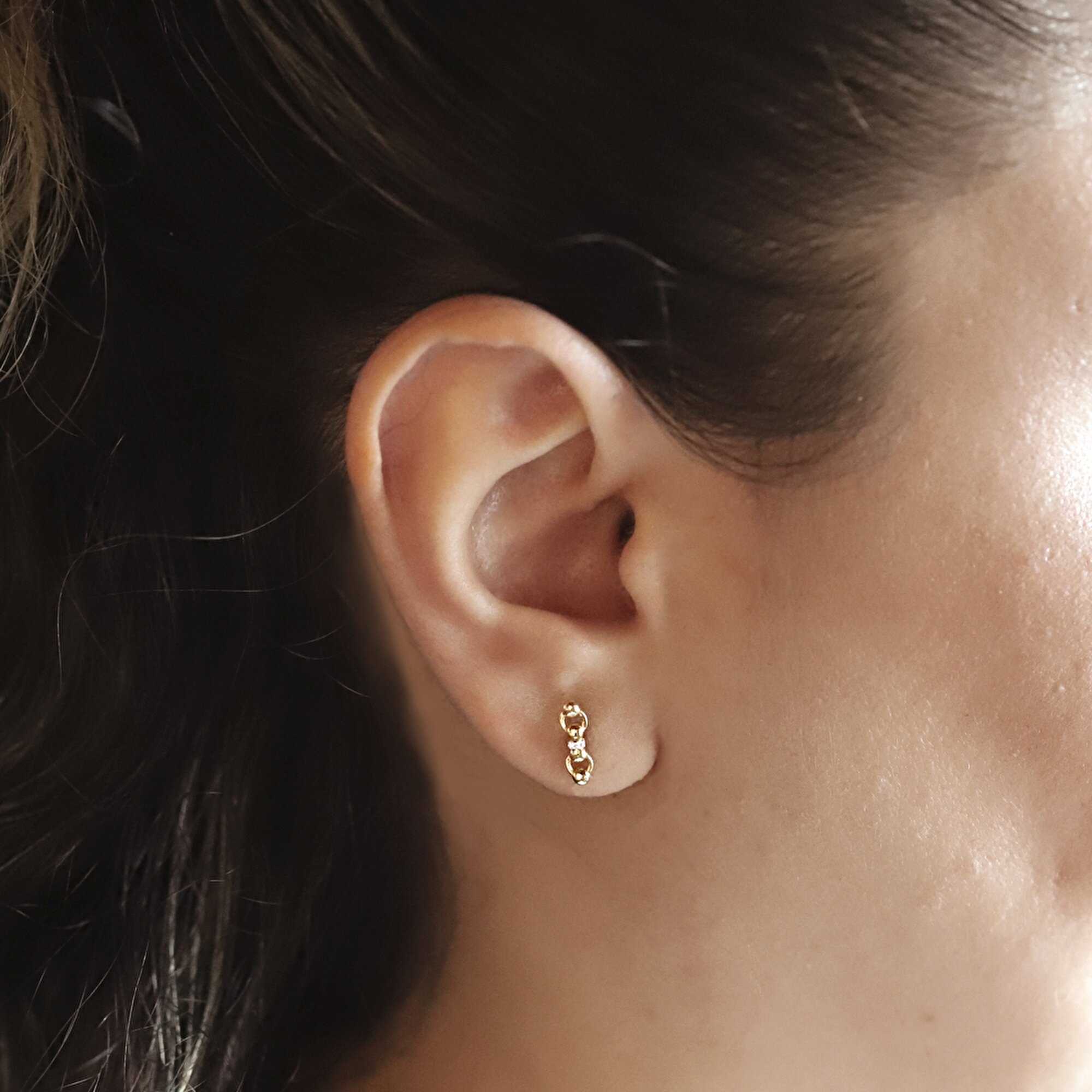 0,02 Karat Pırlanta Minimal Küpe