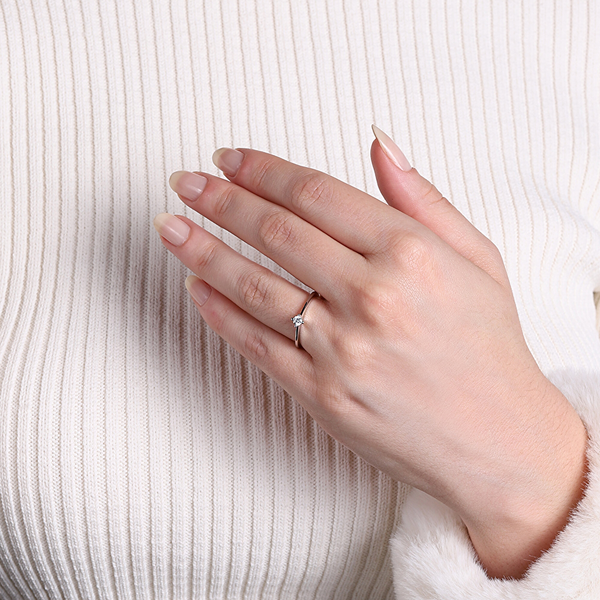 0,11 Karat Tektaş Pırlanta Yüzük