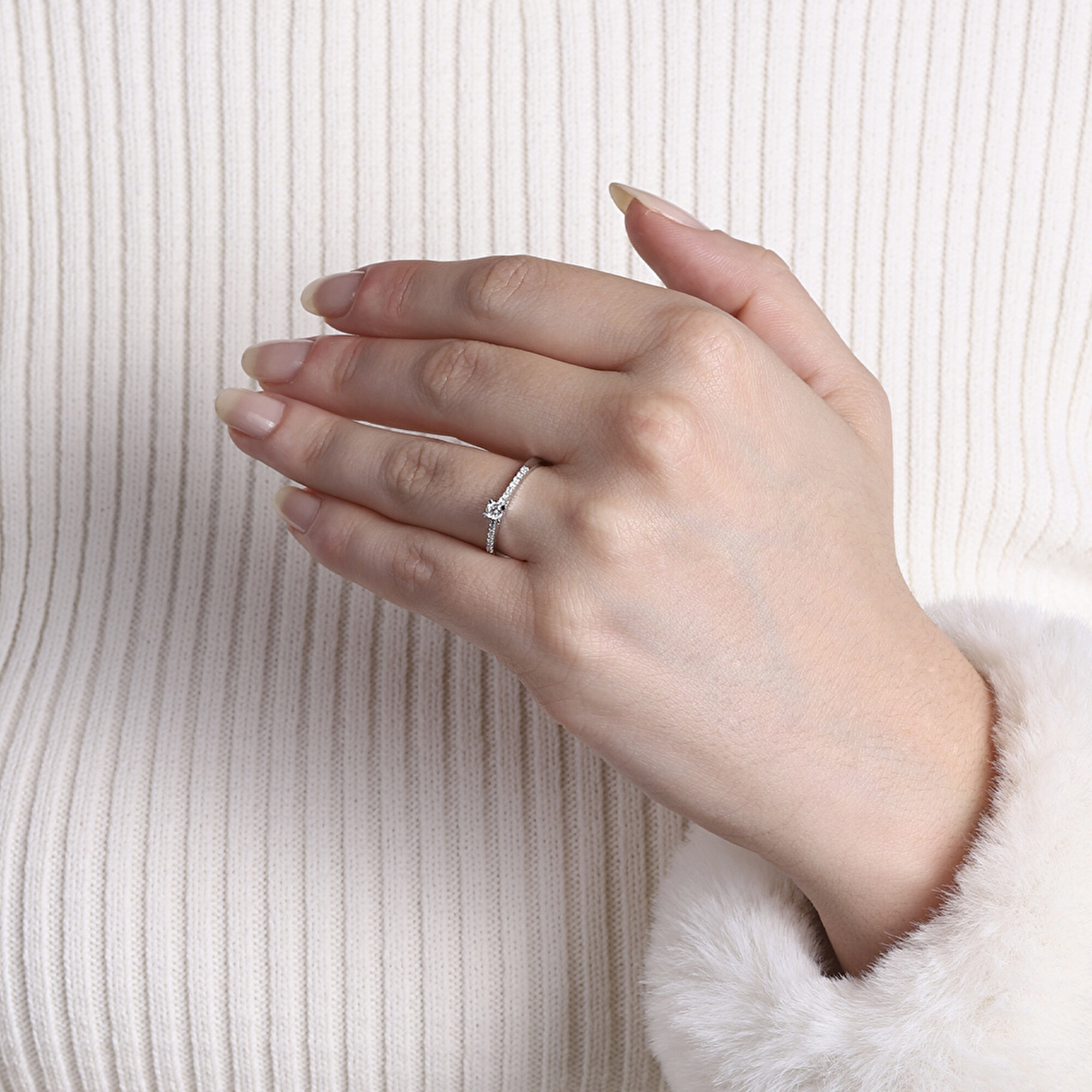 0,22 Karat Tektaş Pırlanta Yüzük