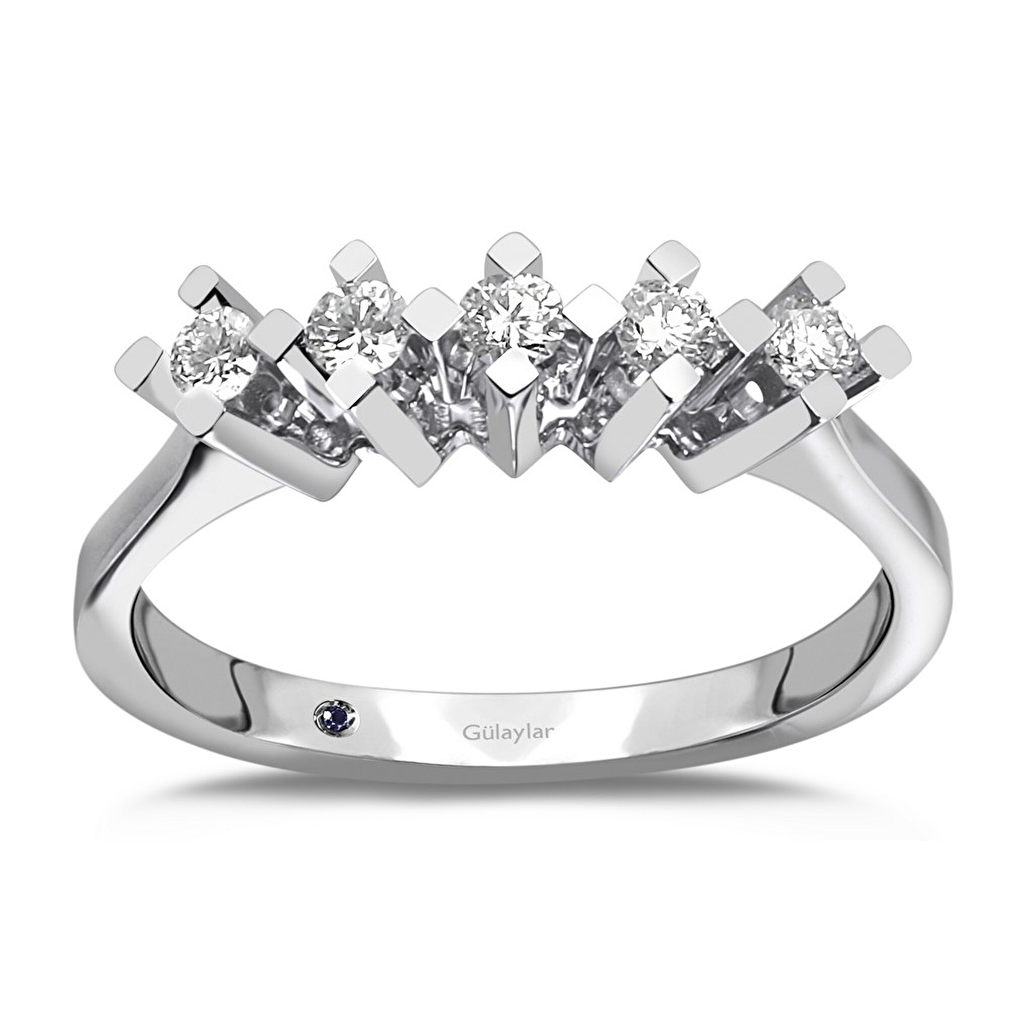 0,23 Karat Beştaş Pırlanta Yüzük