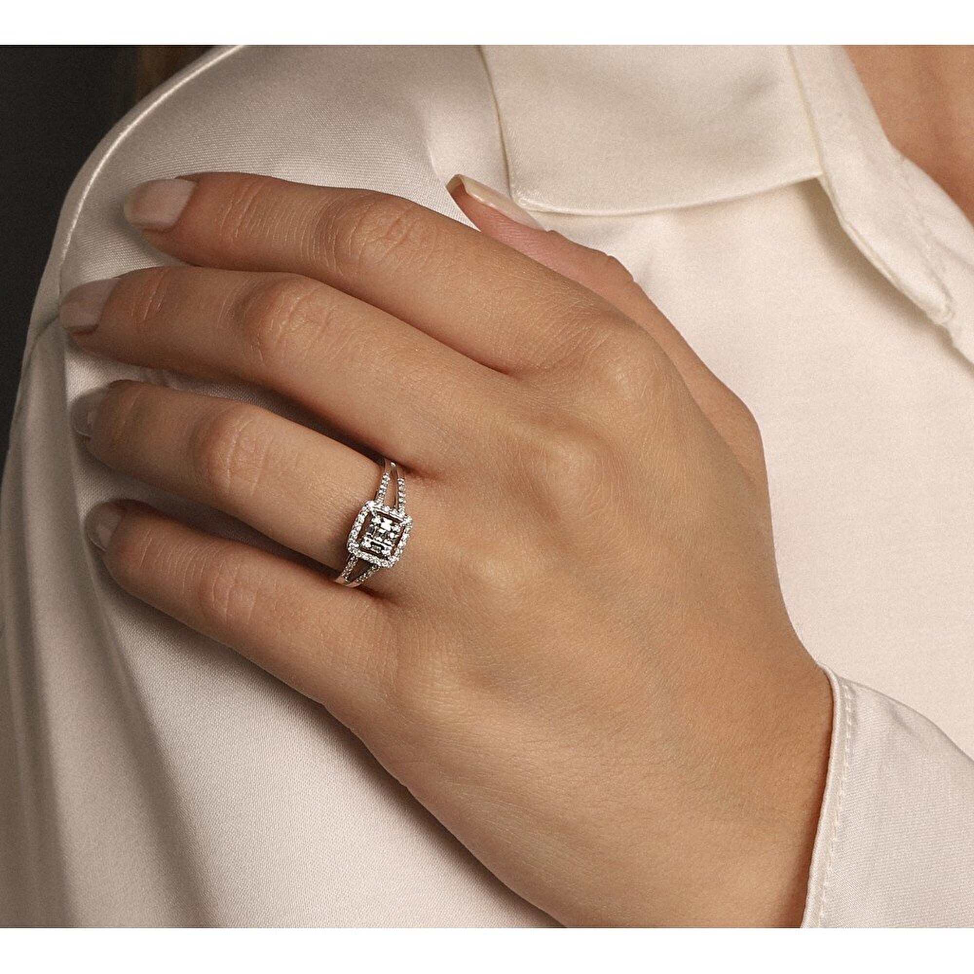 0,34 Karat Baget Pırlanta Yüzük