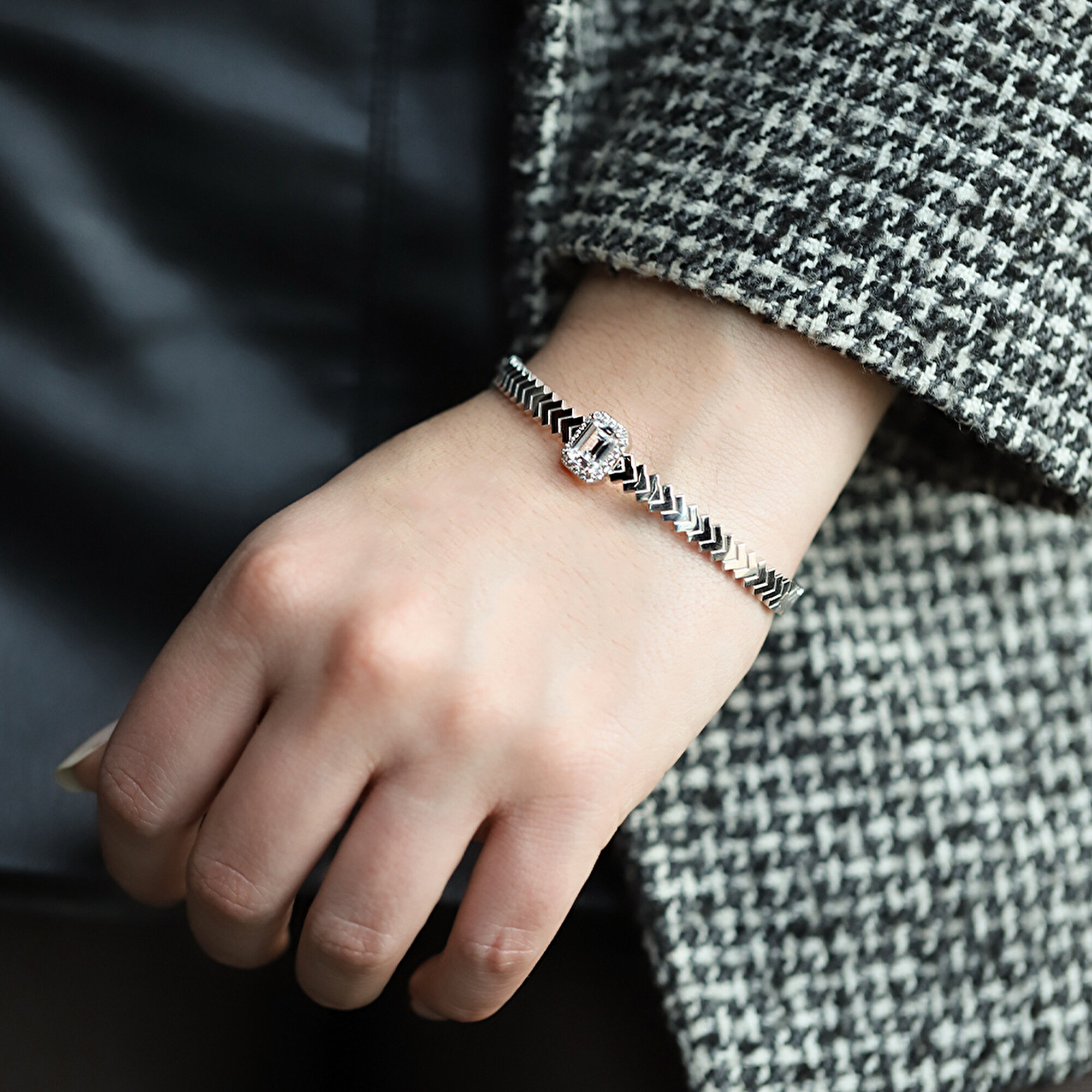 14 Ayar Beyaz Altın Baget Kelepçe Bilezik