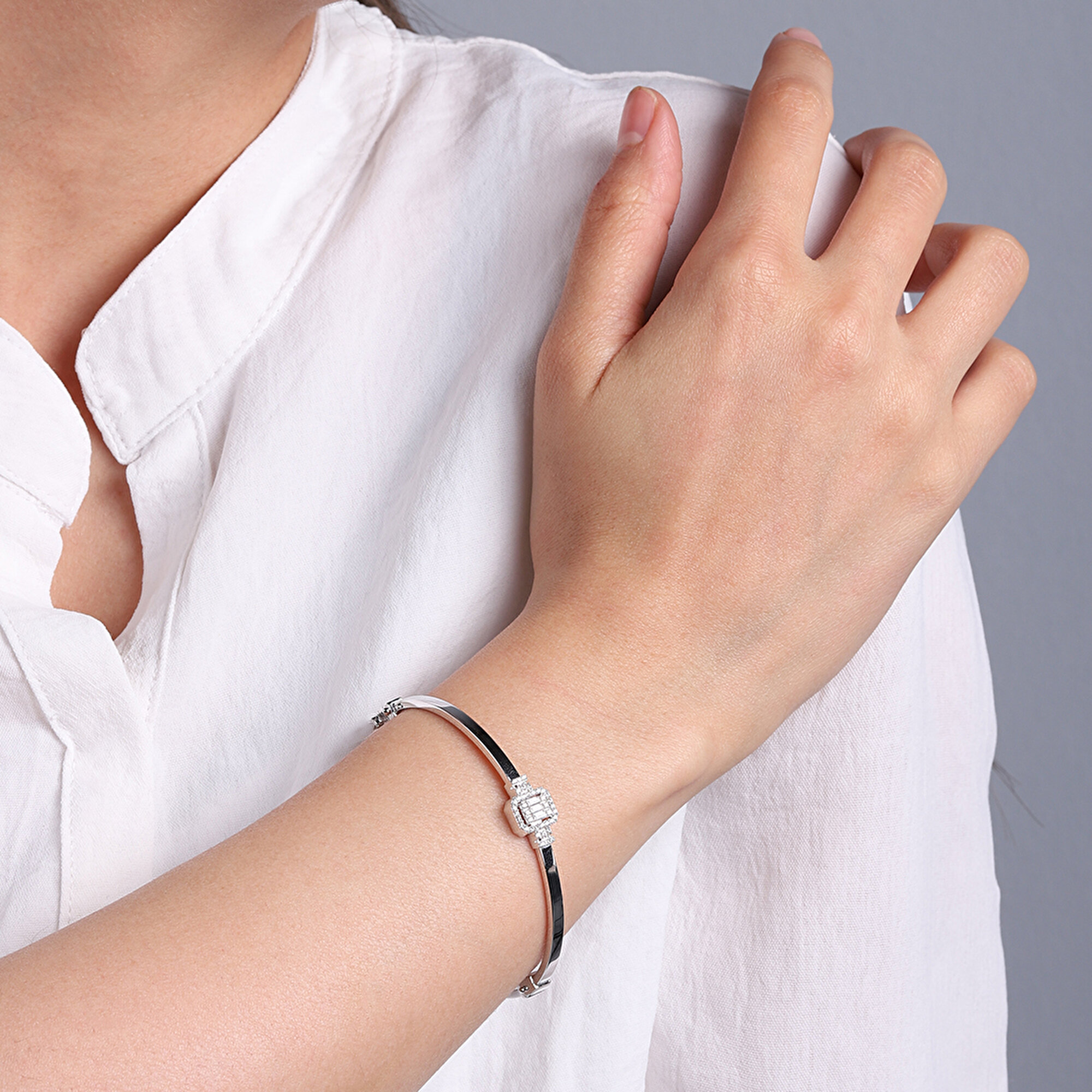 14 Ayar Beyaz Altın Baget Kelepçe Bilezik