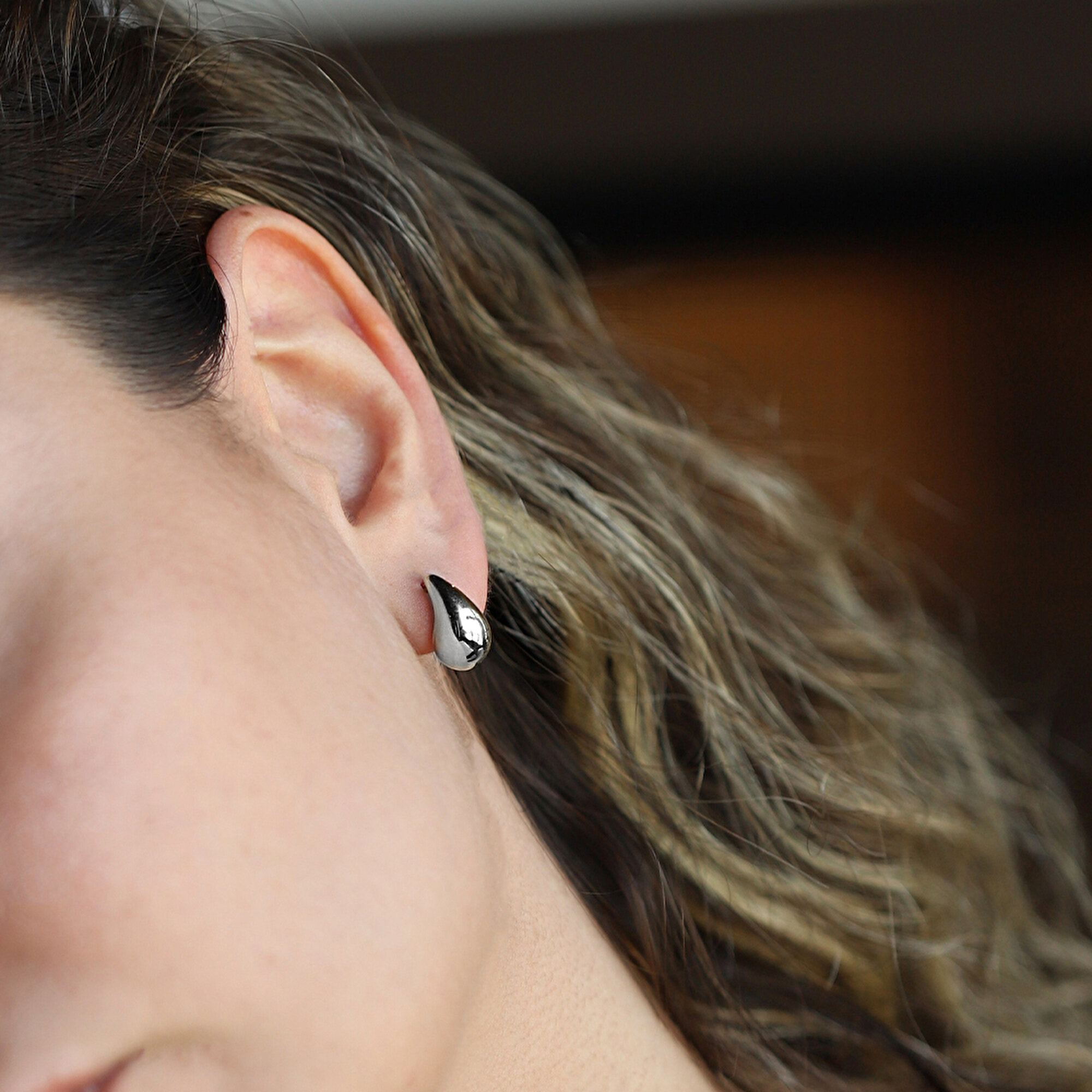 14 Ayar Beyaz Altın Gözyaşı Damlası Küpe