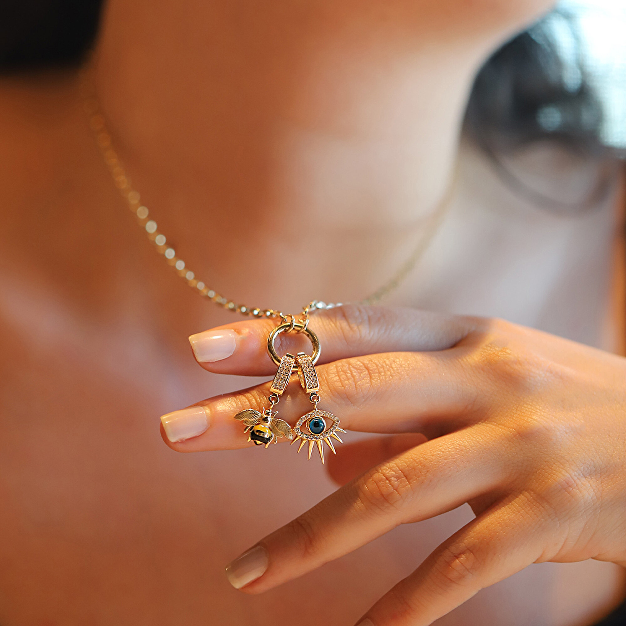 14 Ayar Sarı Altın Taşlı Arı Kolye Ucu