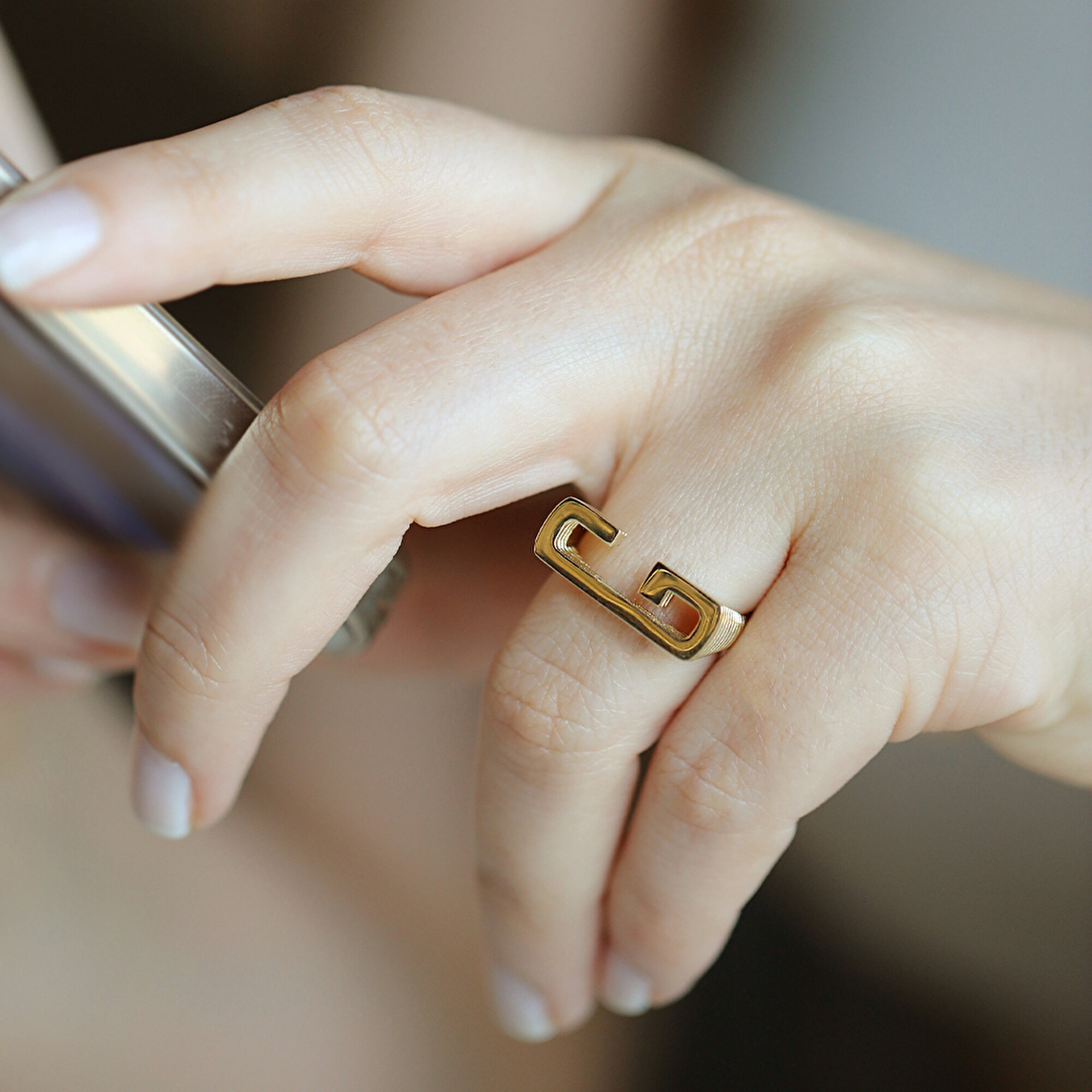 14 Ayar Sarı Altın G Bold Harf Yüzük