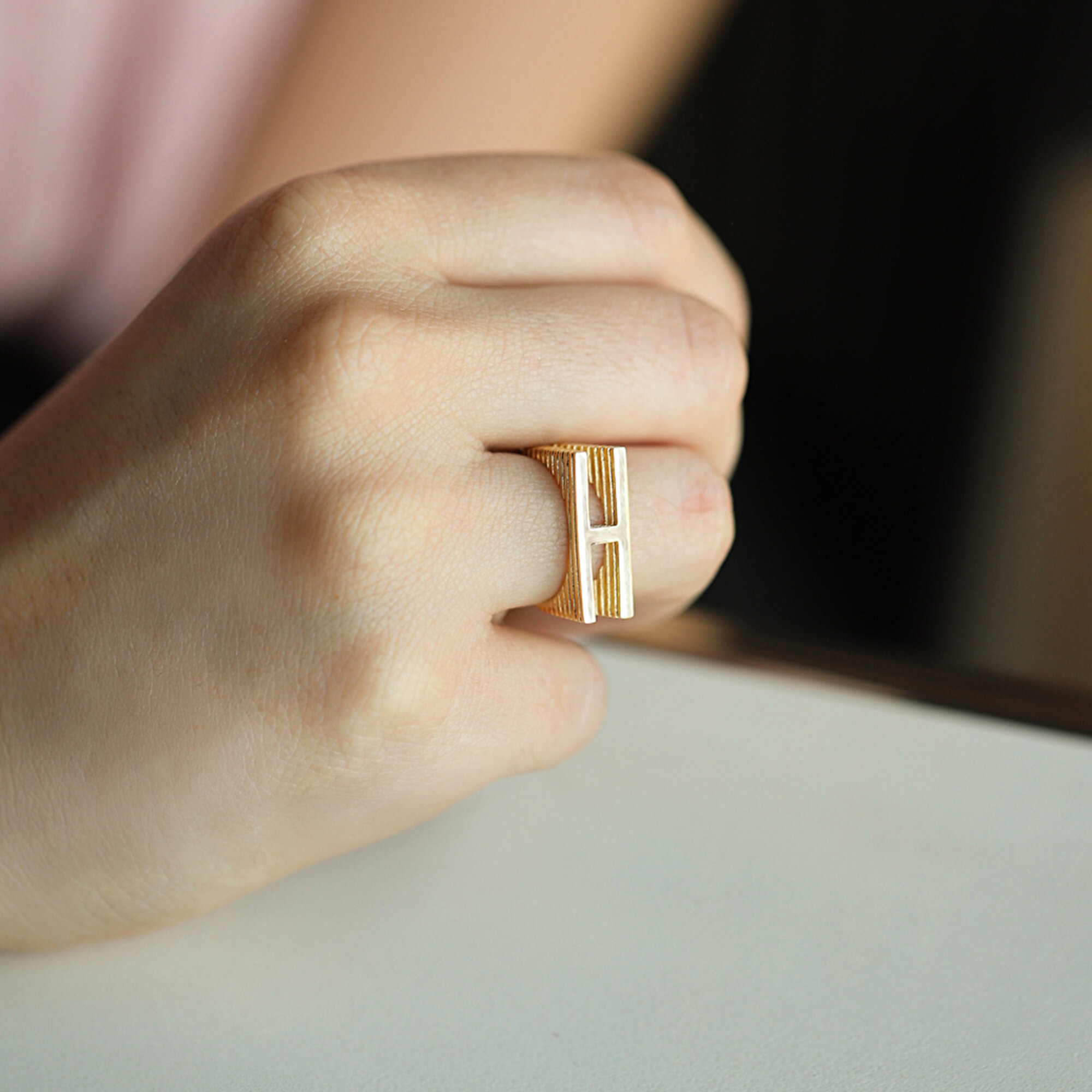 14 Ayar Sarı Altın H Bold Harf Yüzük