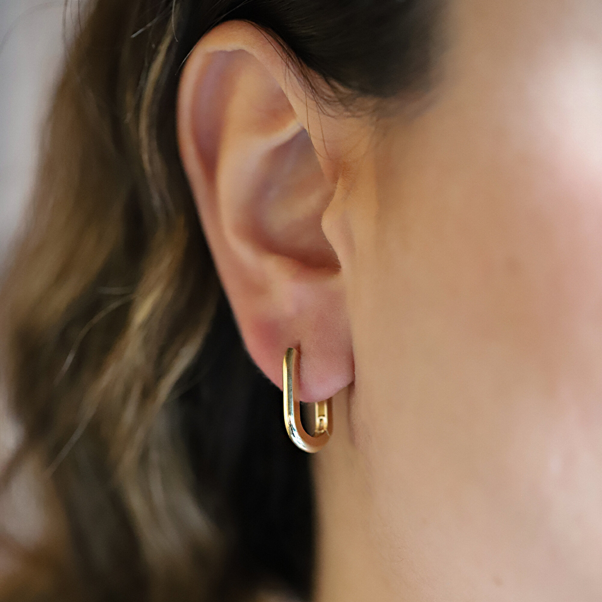 14 Ayar Sarı Altın Dikdörtgen Halka Küpe