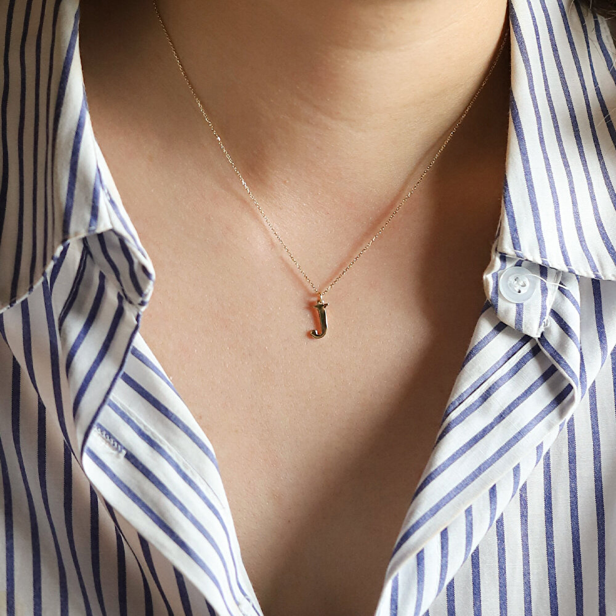 14 Ayar Sarı Altın J Harf Kolye