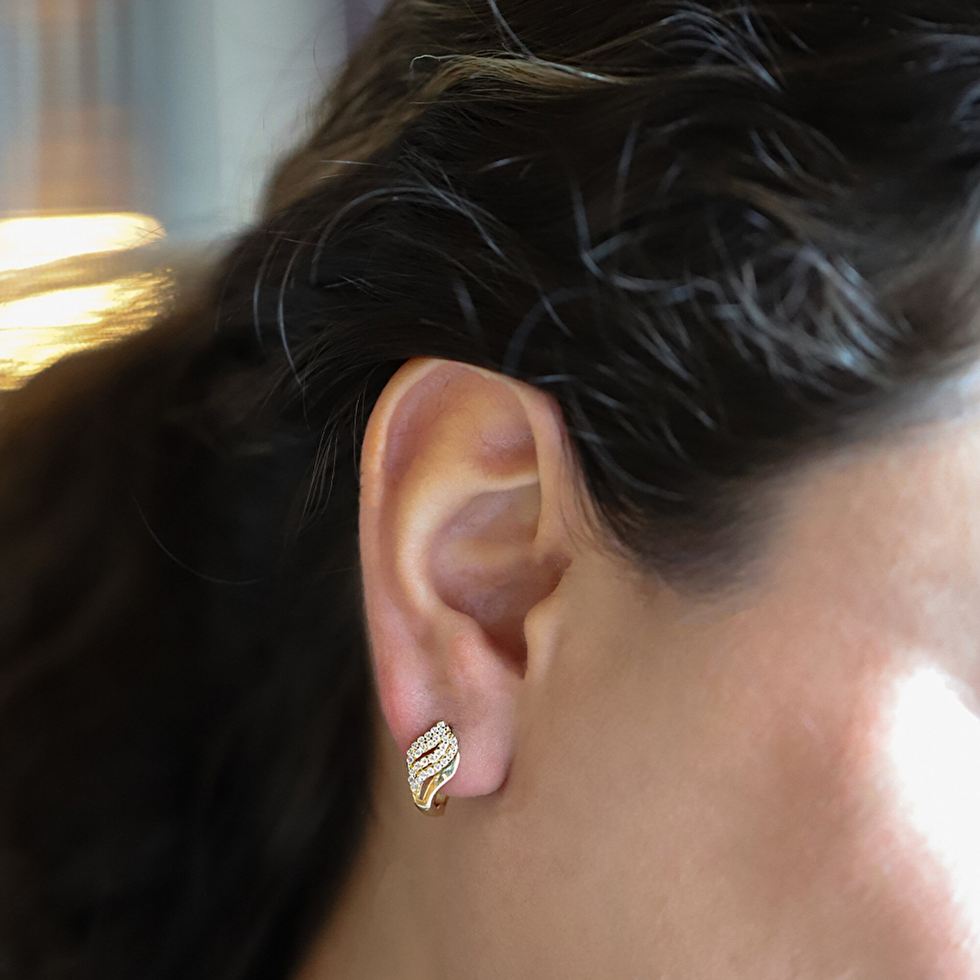 14 Ayar Sarı Altın Taşlı J Küpe