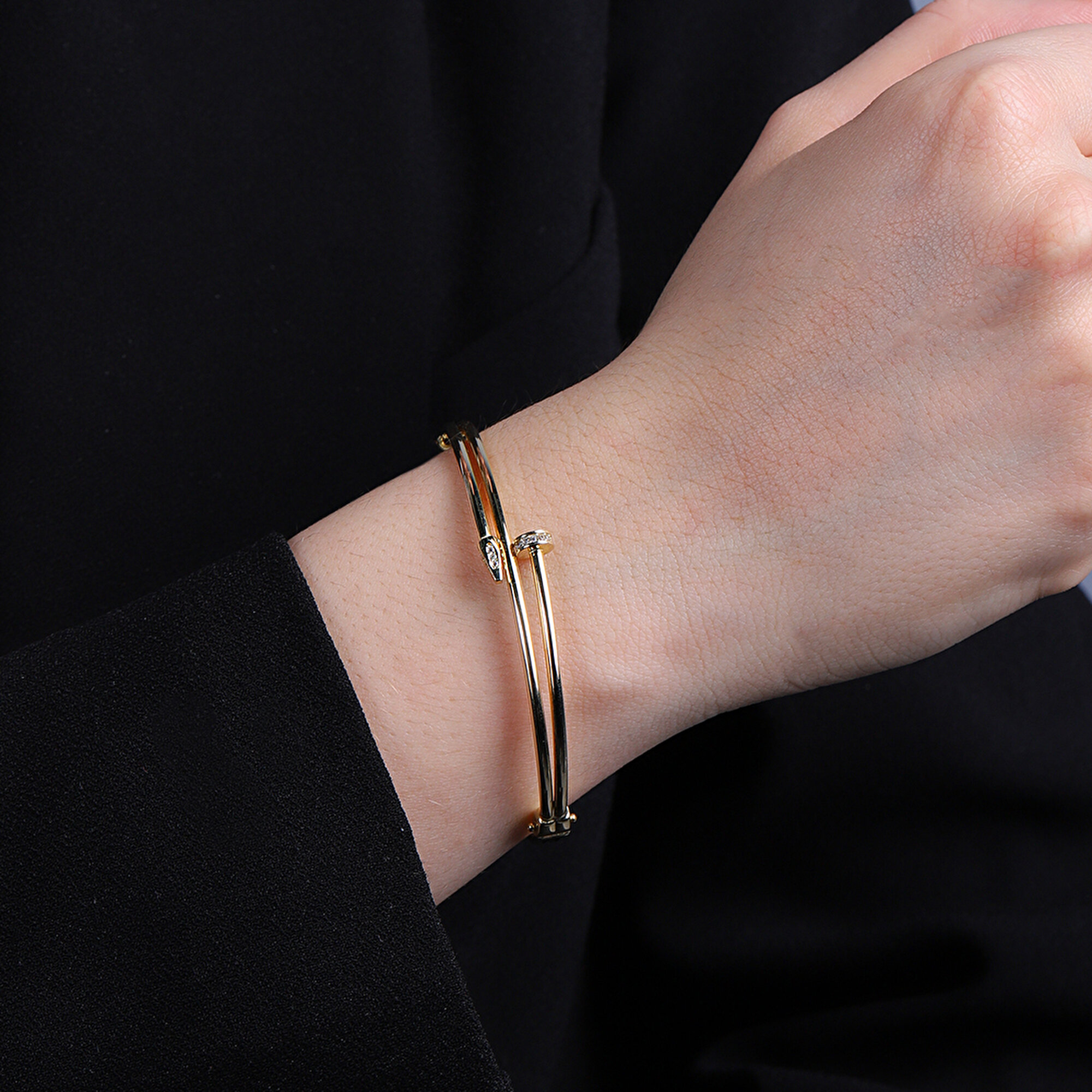 14 Ayar Sarı Altın Çivi Kelepçe Bilezik