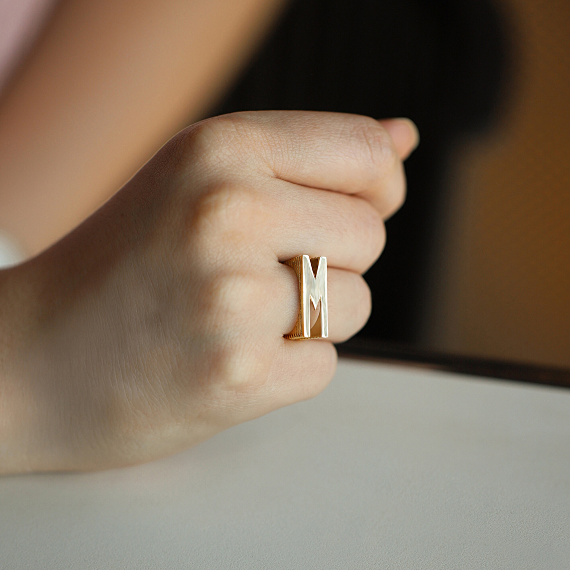 14 Ayar Sarı Altın M Bold Harf Yüzük