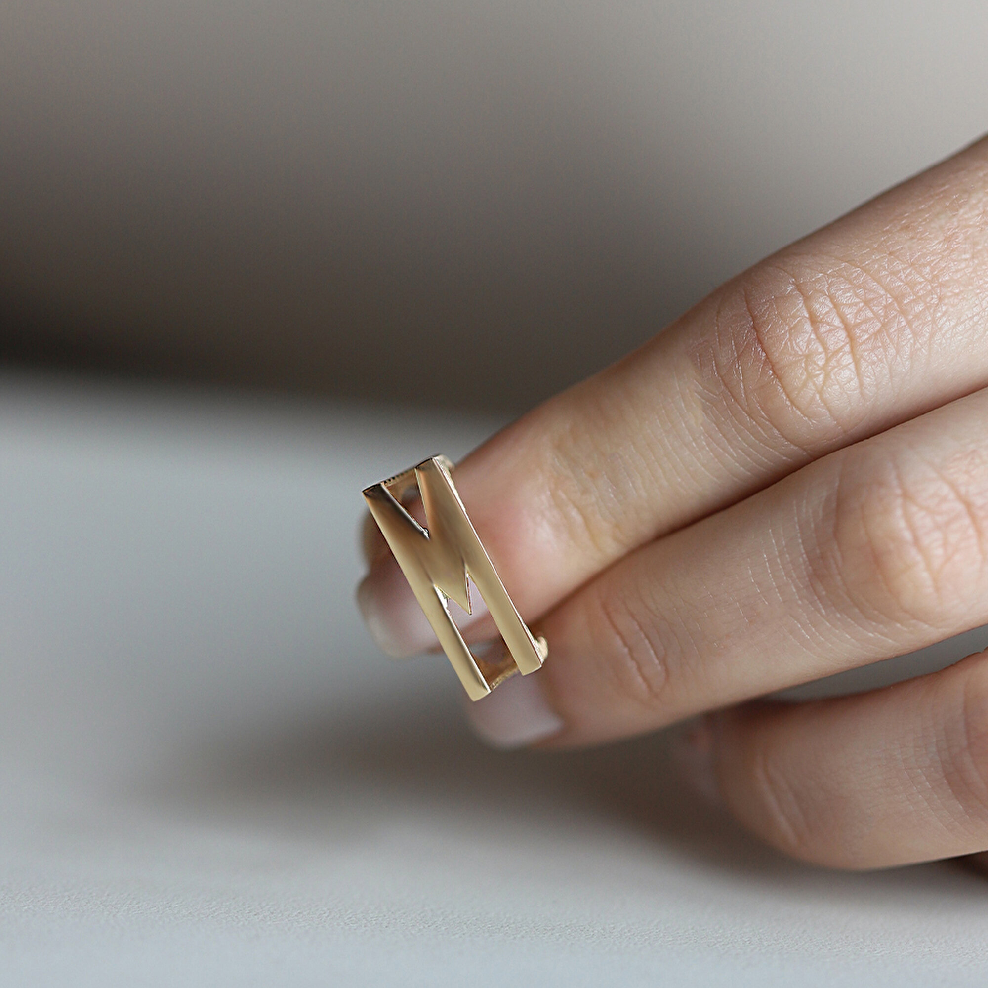 14 Ayar Sarı Altın M Bold Harf Yüzük