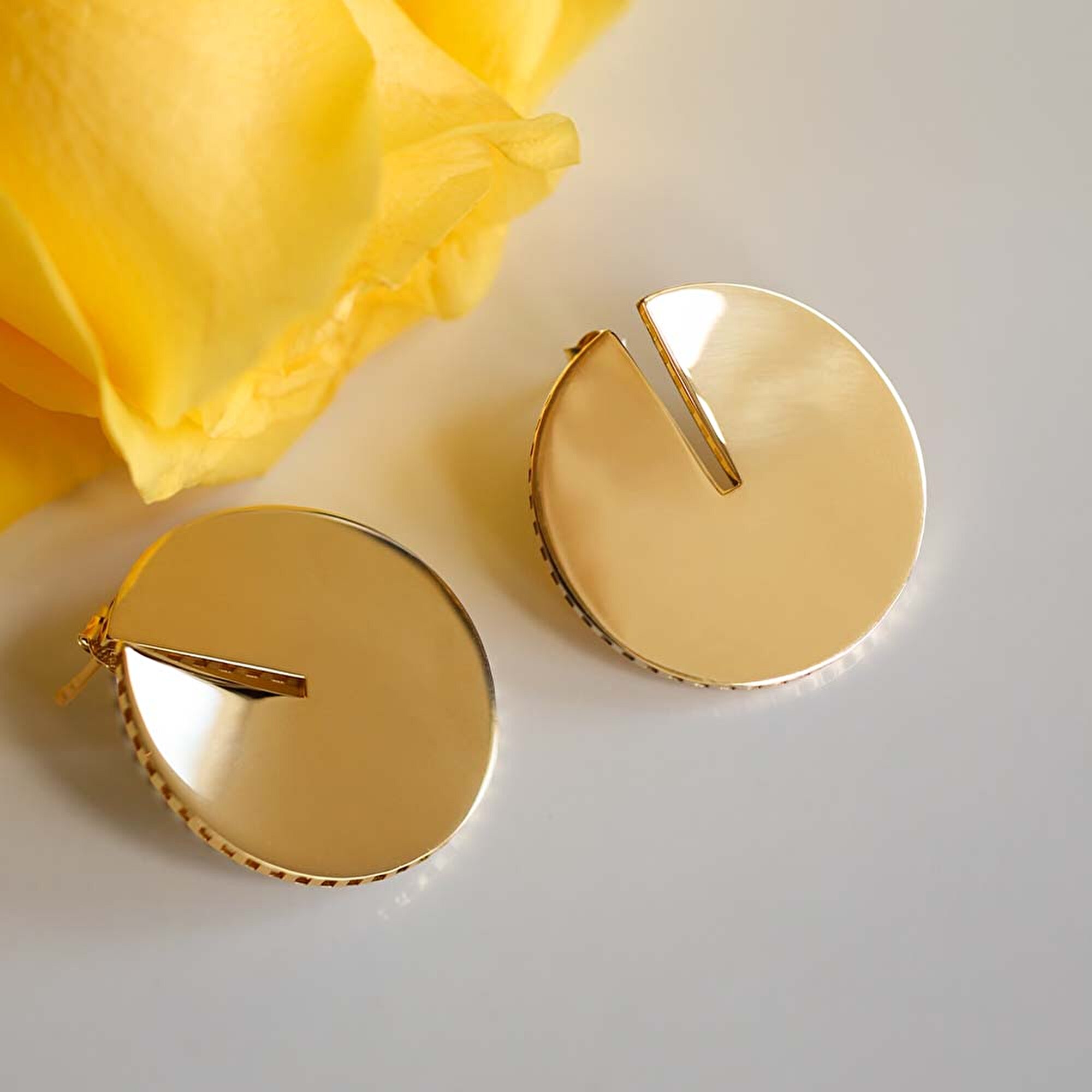 14 Ayar Sarı Altın Plaka Yuvarlak Küpe