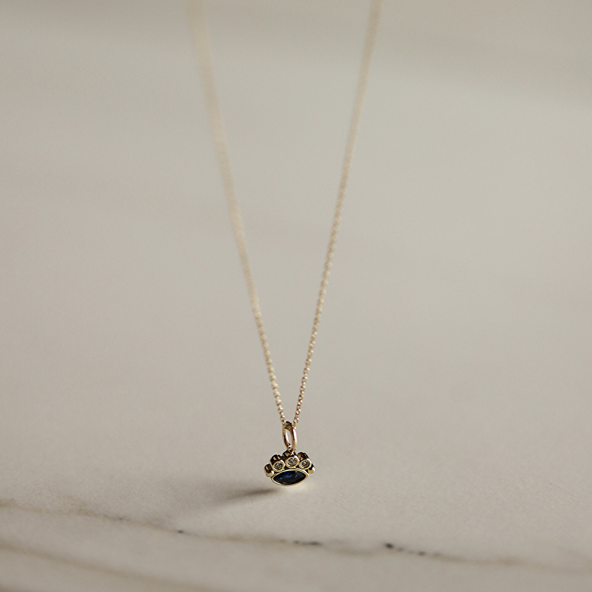 14 Ayar Sarı Altın Minimal Taşlı Göz Kolye