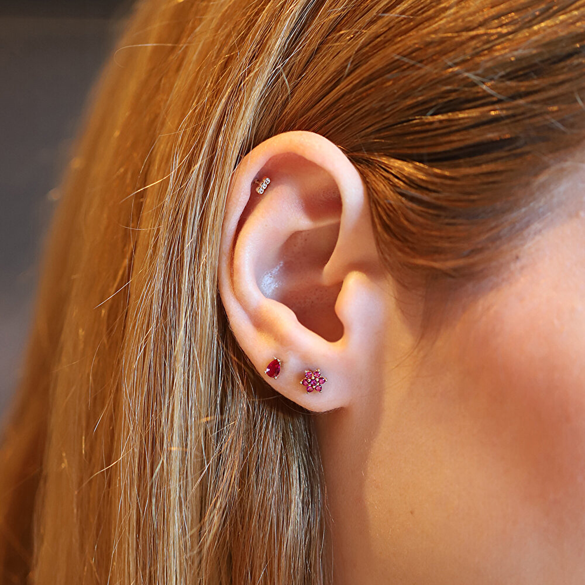 14 Ayar Sarı Altın Pembe Taşlı Tragus Piercing