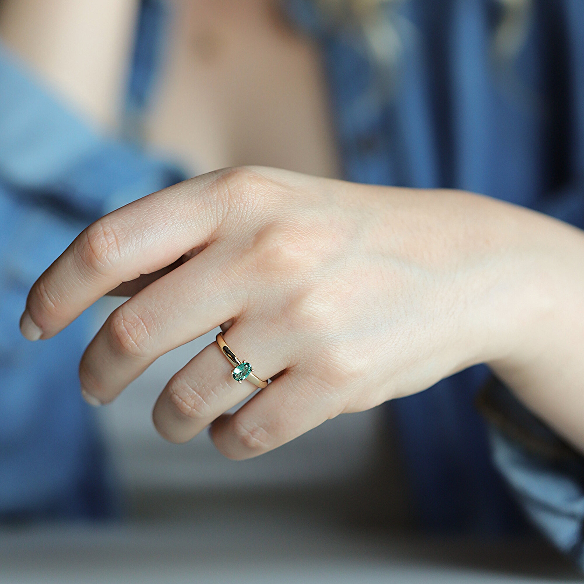 14 Ayar Sarı Altın Oval Yeşil Taşlı Yüzük