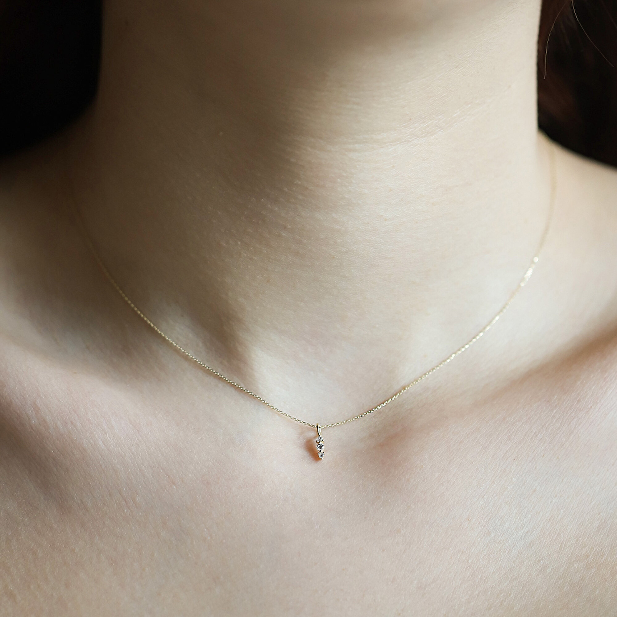 14 Ayar Sarı Altın Minimal Taşlı Kolye