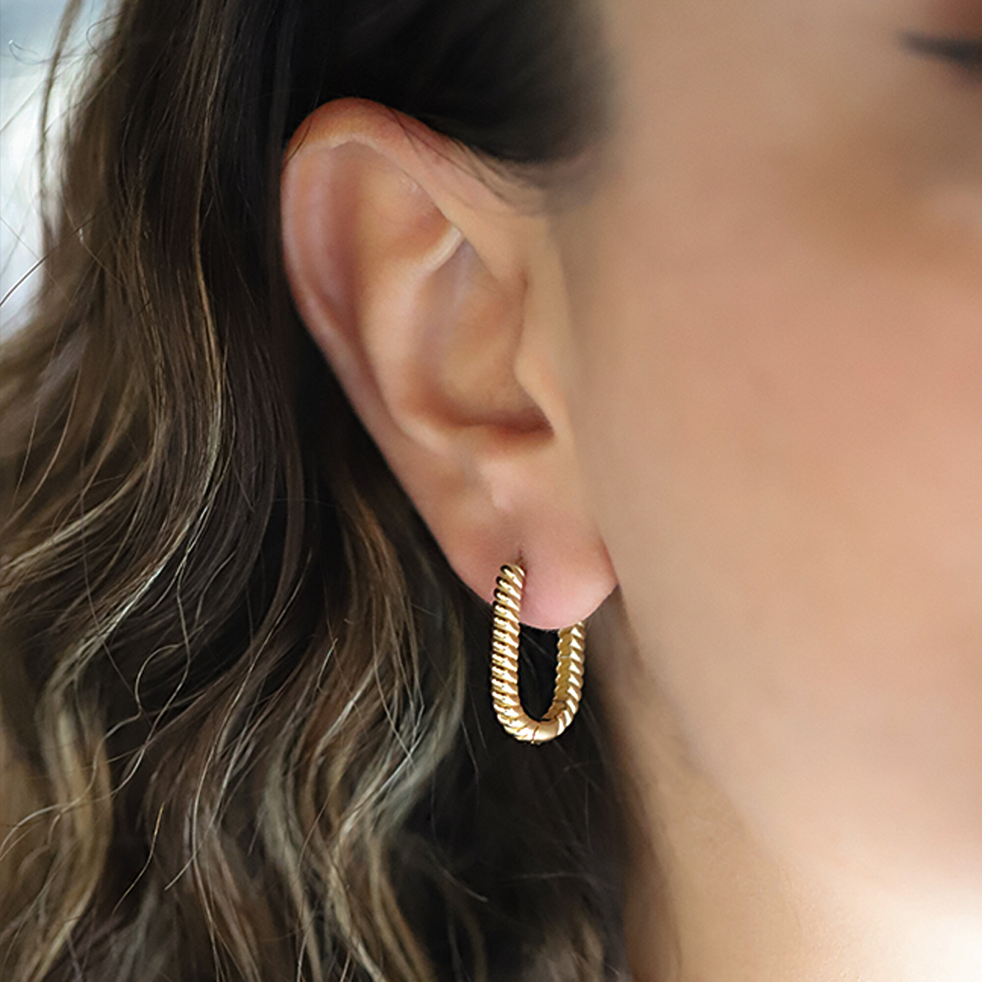 14 Ayar Sarı Altın Burgu Halka Küpe