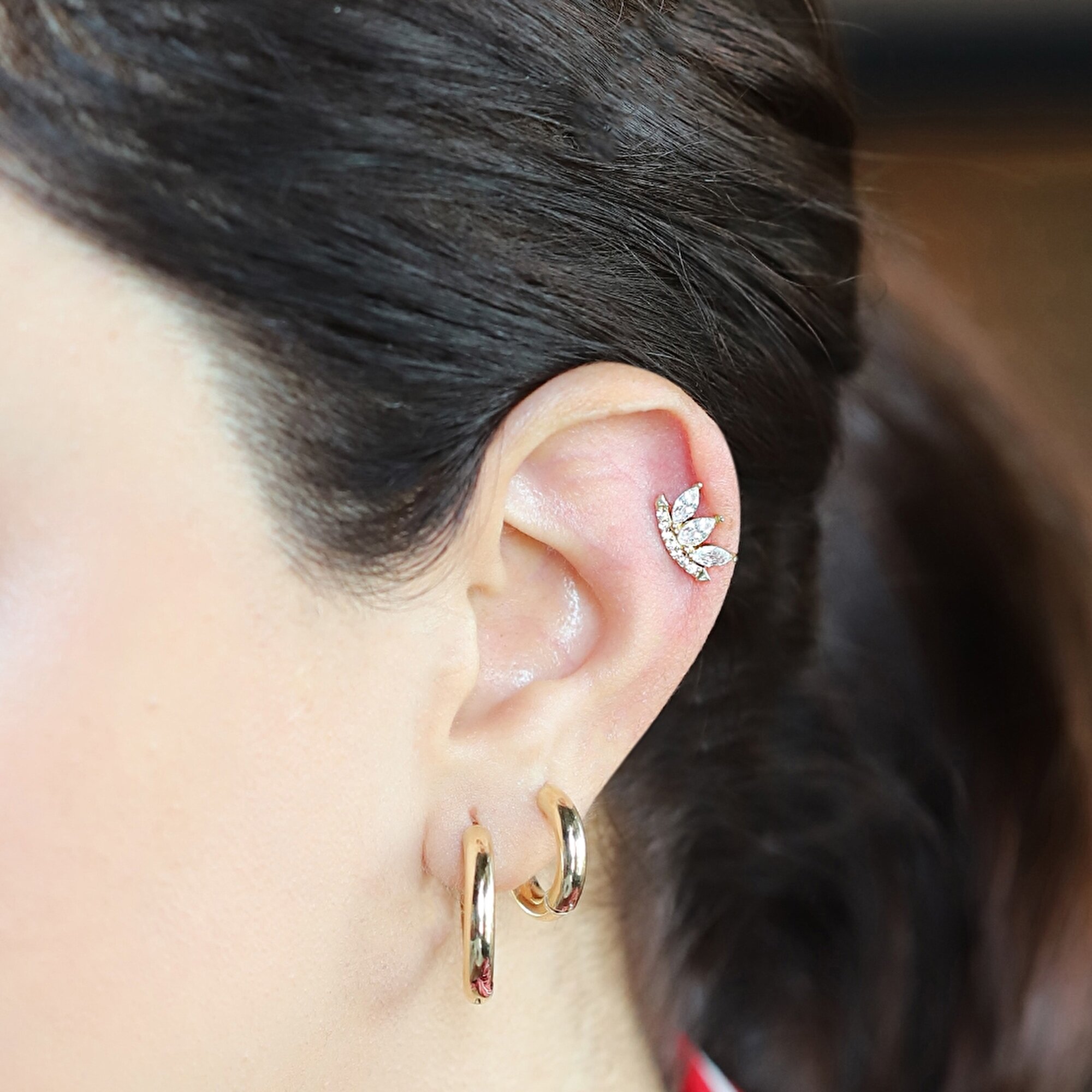 14 Ayar Sarı Altın Taşlı Tragus Piercing